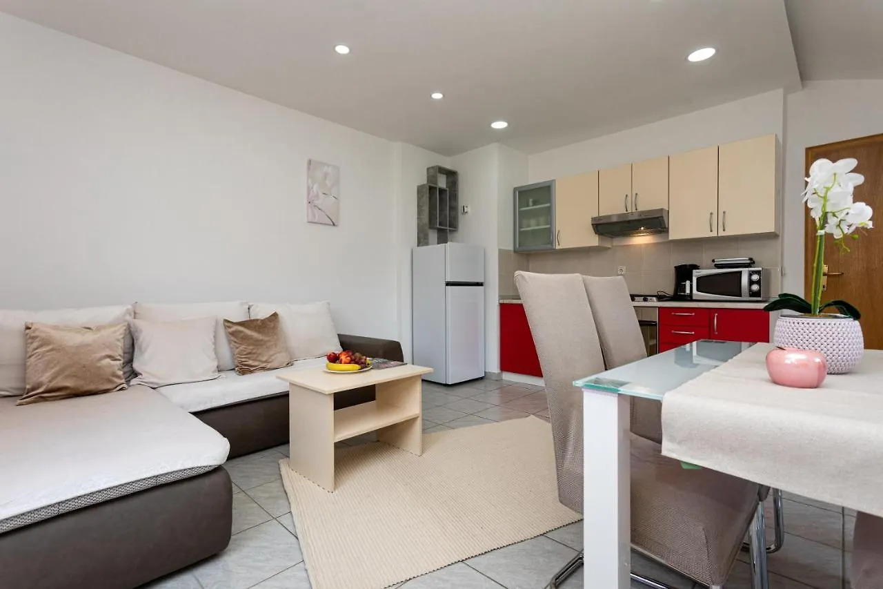 Apartments La Natalli Baska