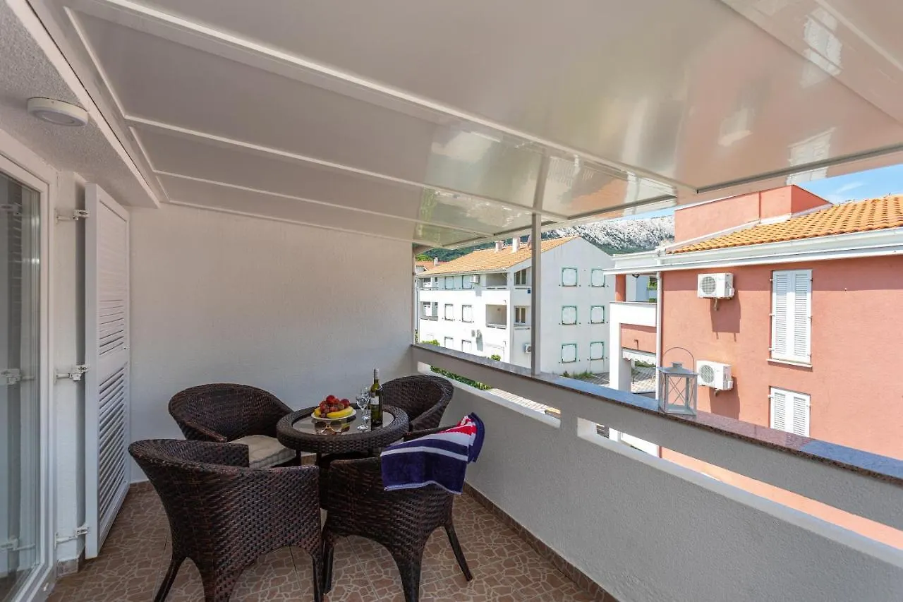 Apartments La Natalli Baska