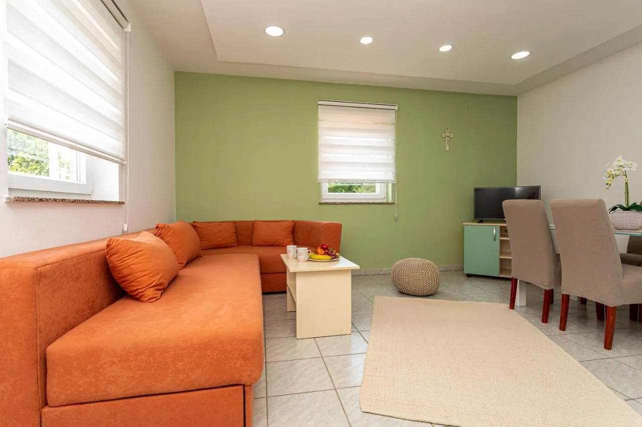 Apartments La Natalli Baska  0*, Baska (Krk) Croatia