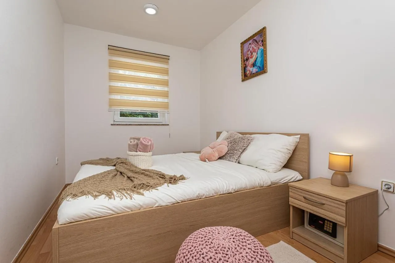 Apartments La Natalli Baska